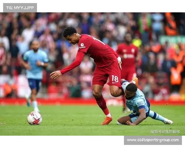 英格兰足球超级联赛：布伦特福德前锋托尼冷静推射得分